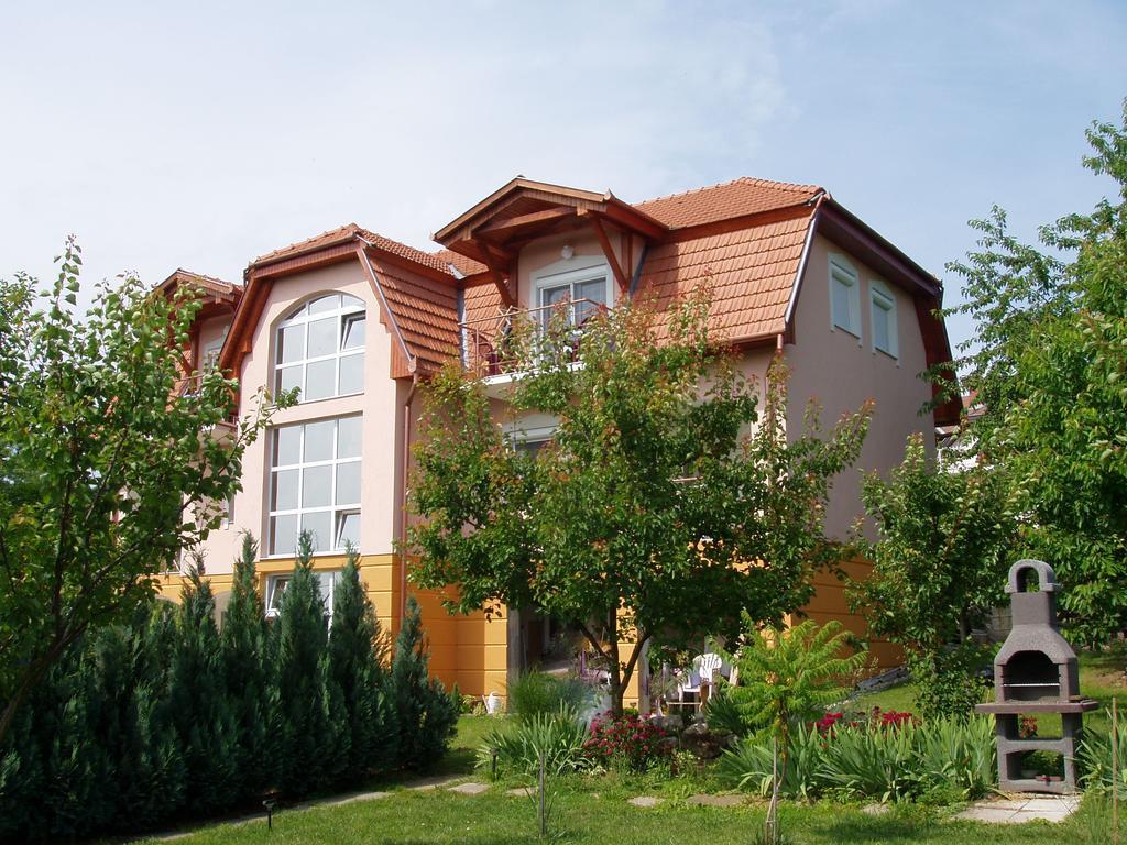 Katalin Apartmanhaz Залакарос Екстериор снимка
