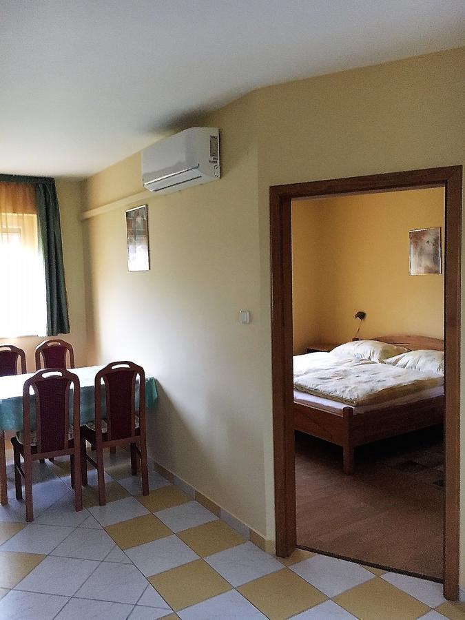 Katalin Apartmanhaz Залакарос Екстериор снимка